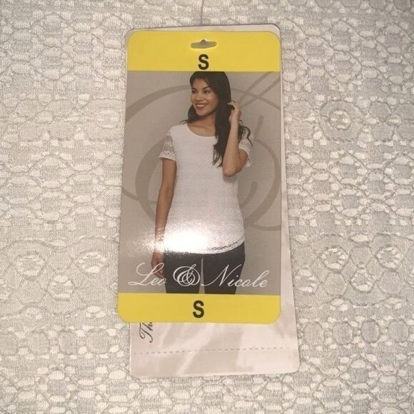 Leo & Nicole Womens Off-White Lace Short Sleeve Top Size Small - Picture 2 of 11